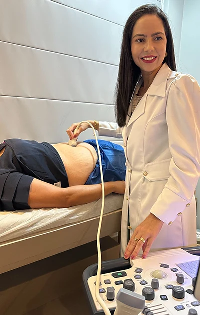 doutora_viviane_queli_macedo_de_alcantara_especialista_em_angiologia_e_cirurgia_vascular -Ecodoppler